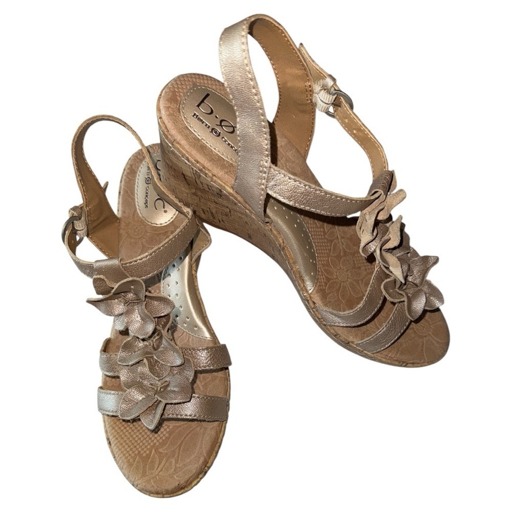 B.O.C Born Concept Gold Metallic Floral Wedge‎ Sandals Leather Cork Heel Sz 8